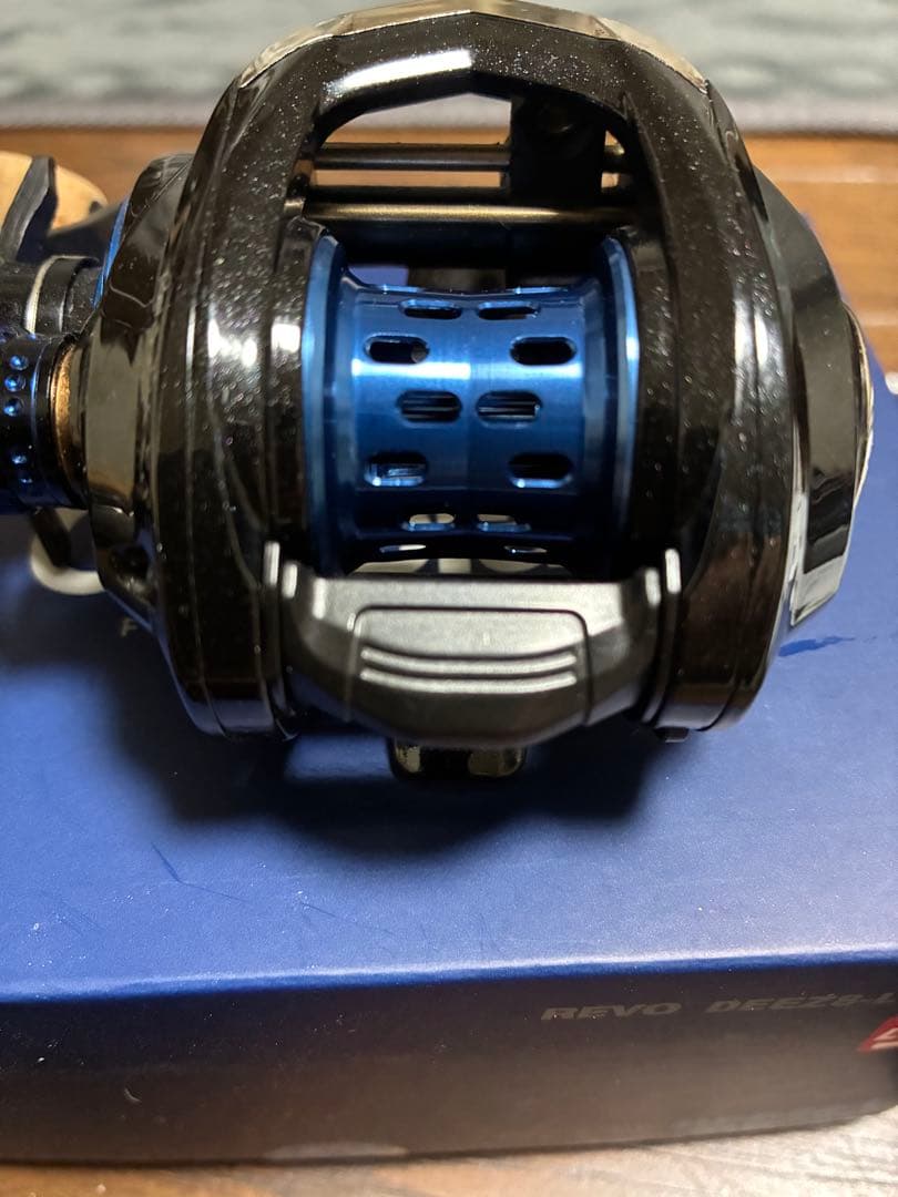 Abu Garcia REVO DEEZ8-L ベイトリール
