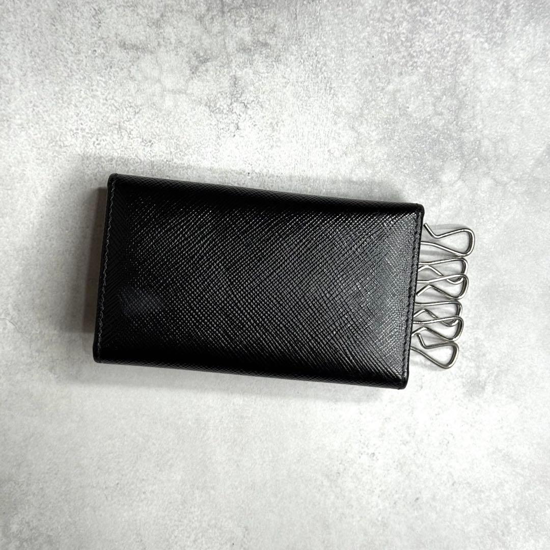 【美品】 PRADA プラダ / サフィアーノトライアングルキーケース ブラック
