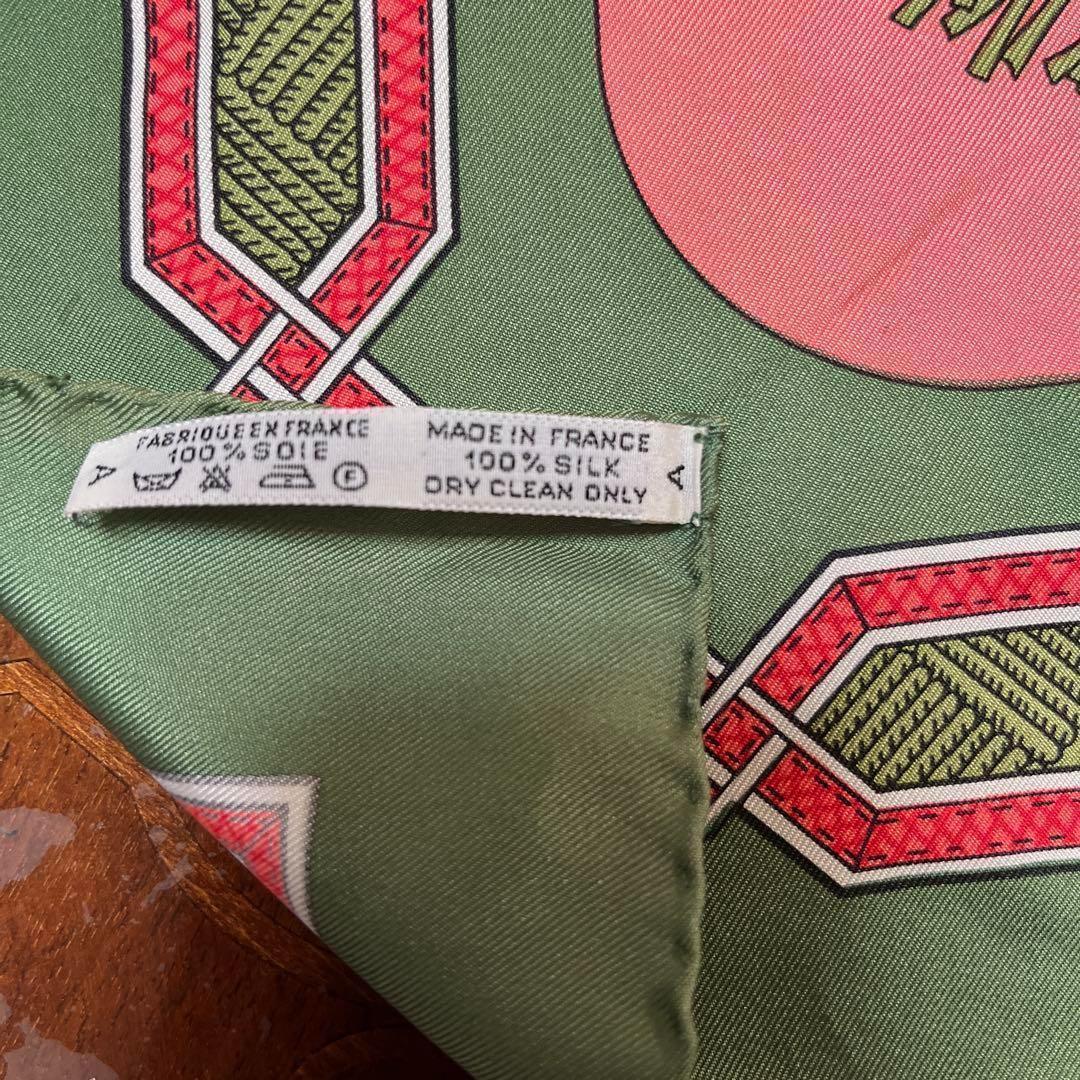 ★HERMES★ スカーフ カレ90 砂漠の革飾り シルク グリーン ピンク