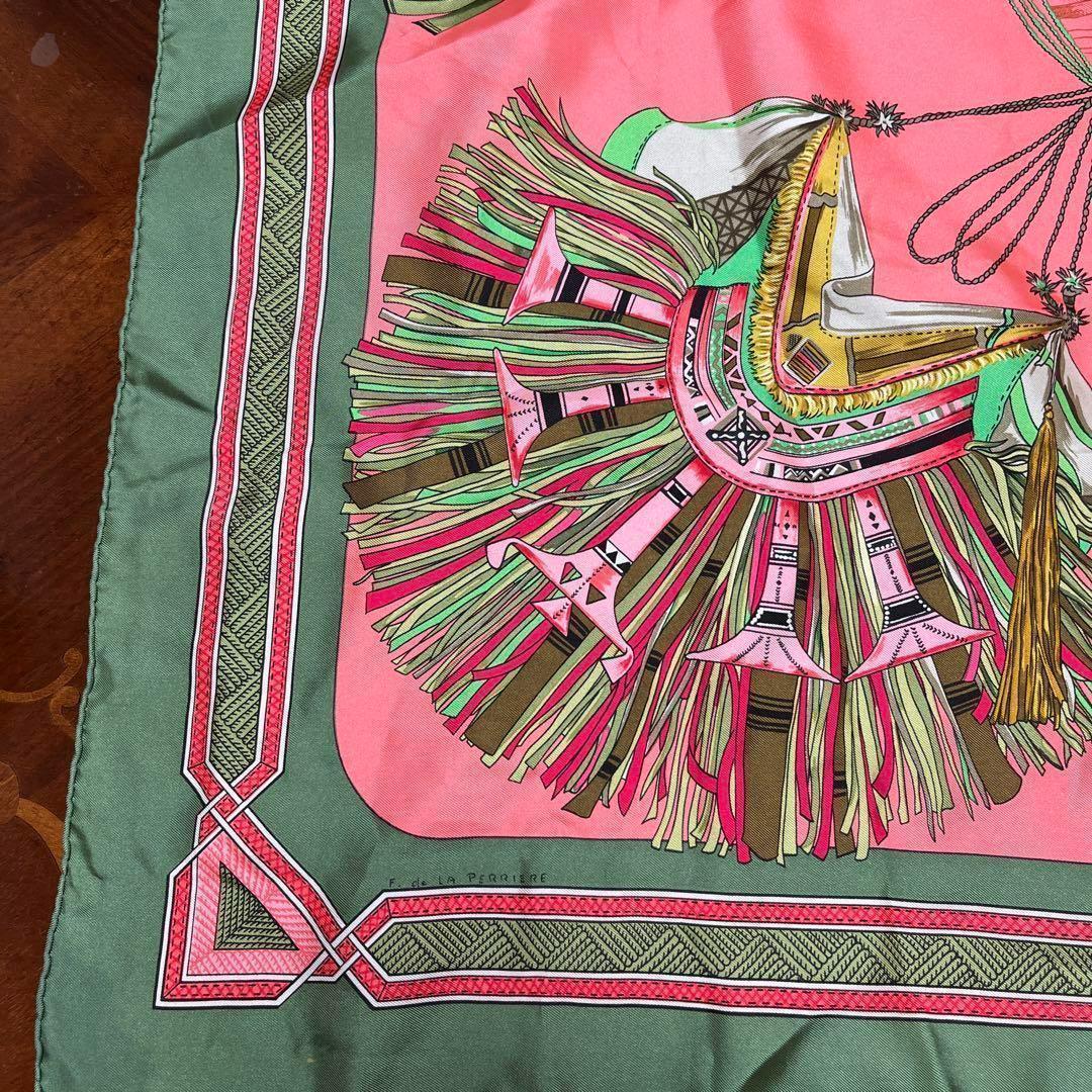 ★HERMES★ スカーフ カレ90 砂漠の革飾り シルク グリーン ピンク