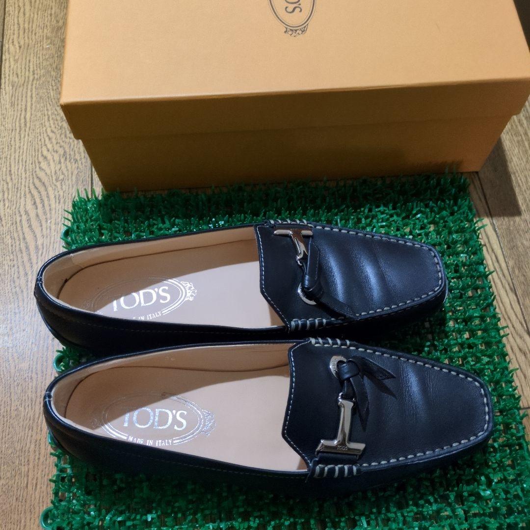 TOD'S ブラックレザー ローファー　36