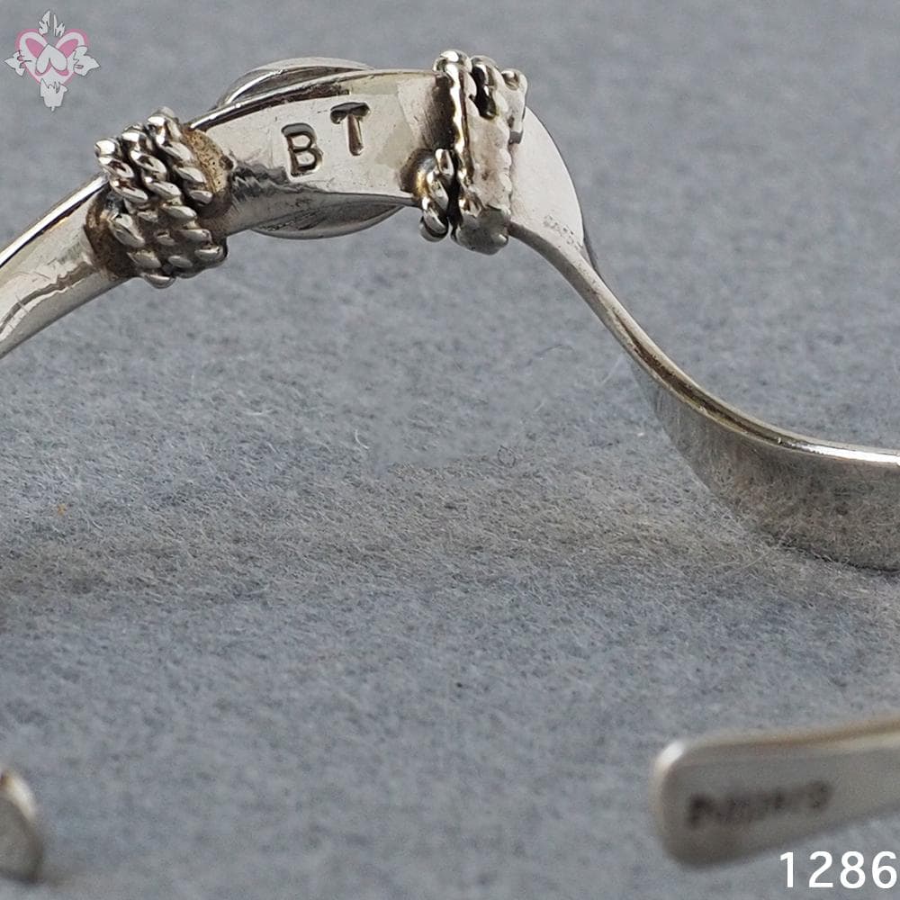 美品 ターコイズ インディアンジュエリー 純銀製 シルバー 刻印 BT バングル