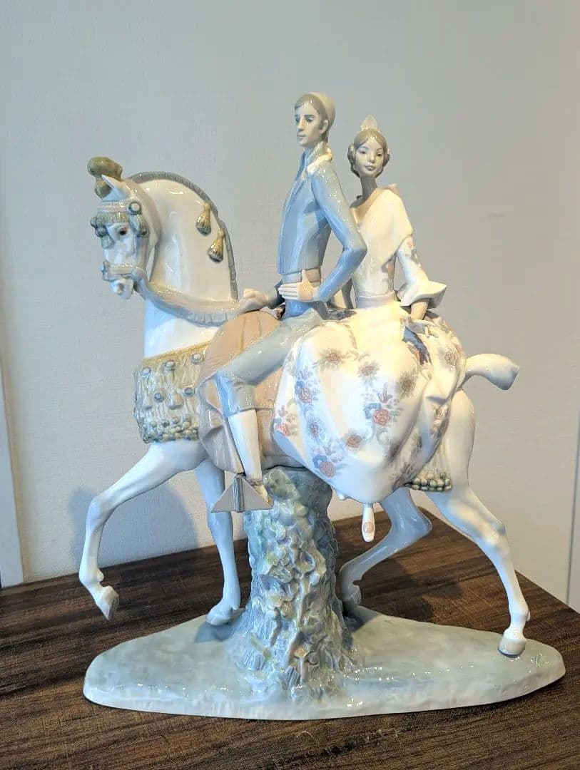 LLADRO　リヤドロ　【白い馬と男女】リアドロ
