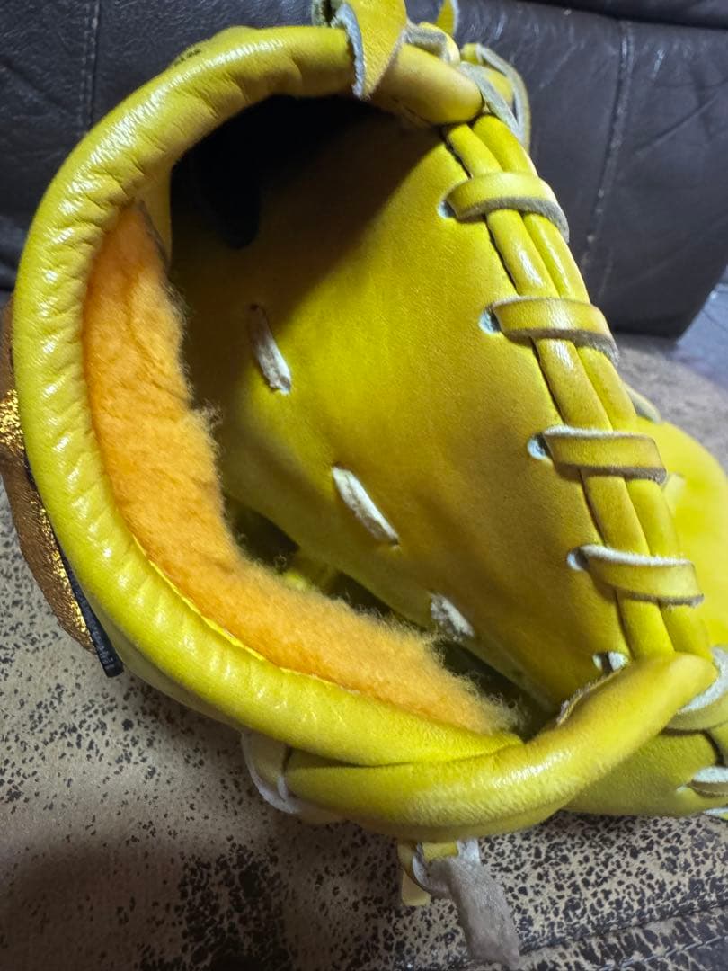 Mizuno Pro 硬式グローブ 黄色