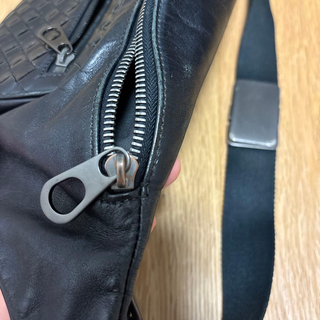 ボッテガヴェネタ イントレチャート ボディバッグ ブラック