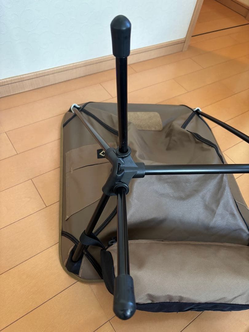 ヘリノックス タクティカルチェア コヨーテ ロッキングフット付です。