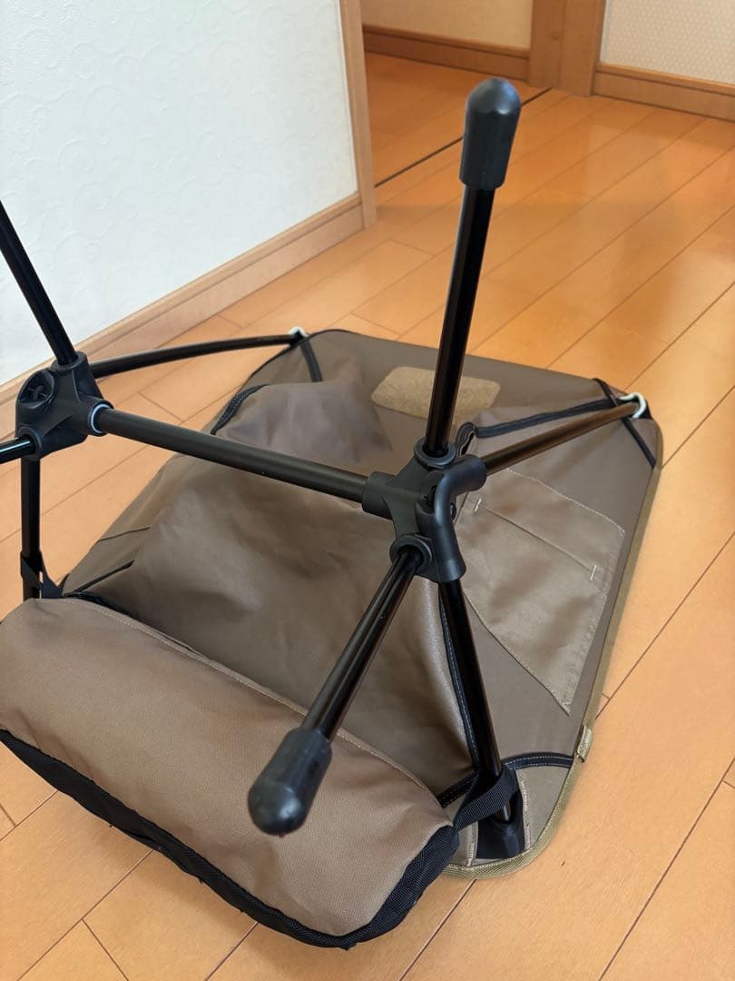 ヘリノックス タクティカルチェア コヨーテ ロッキングフット付です。