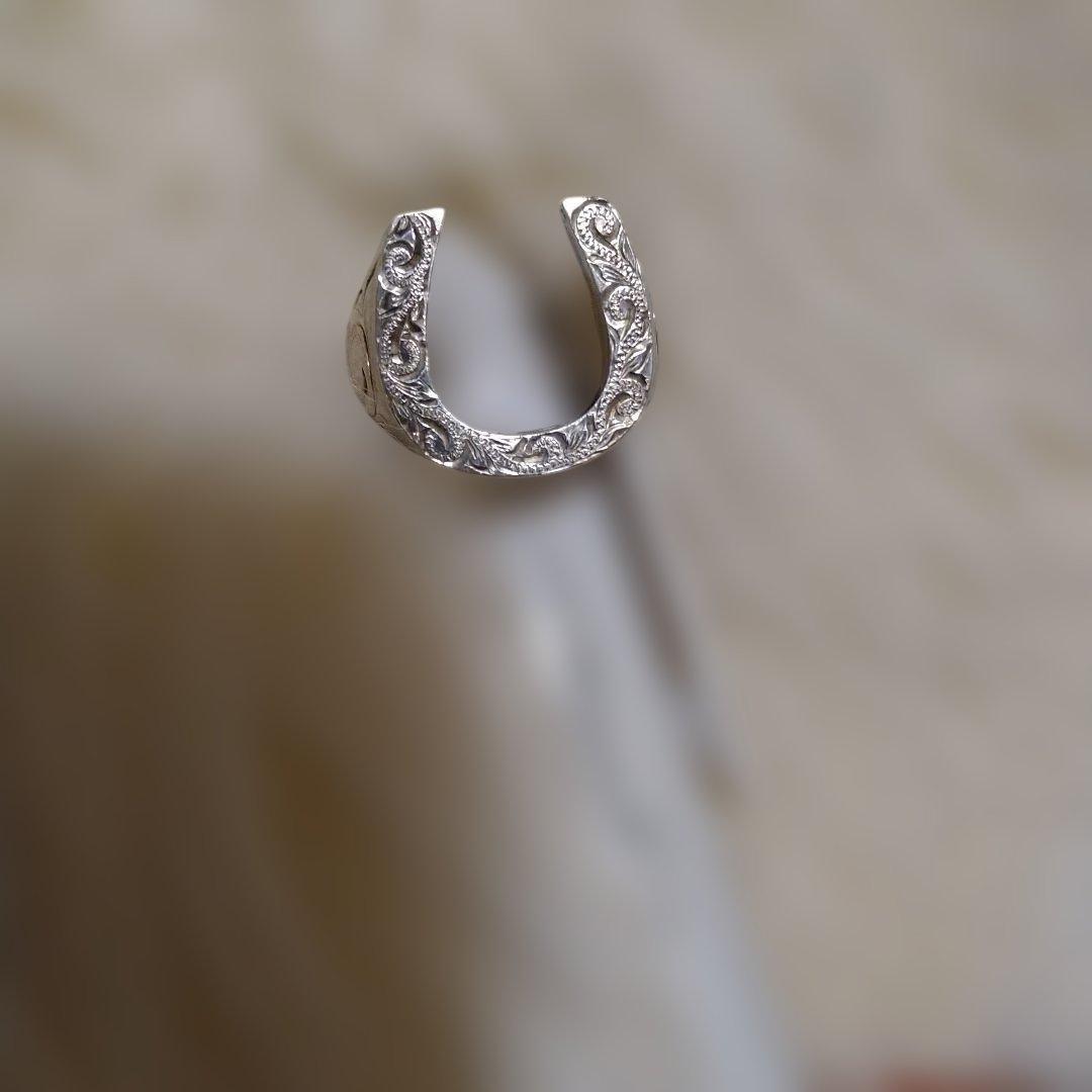 ハワイアンジュエリー、馬蹄リング、メンズ（レディースの場合ボリュームあり）、馬