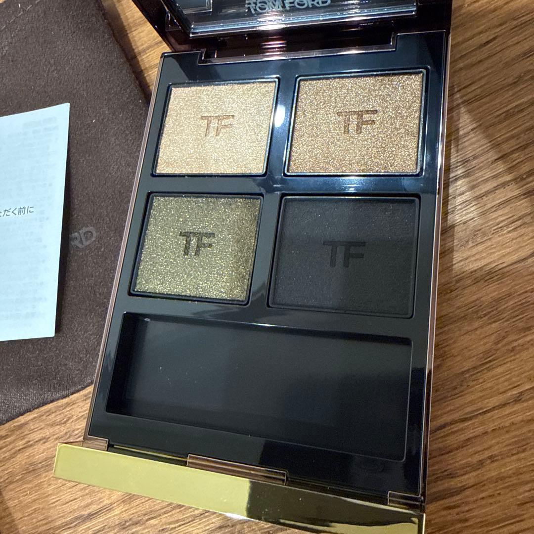 TOM FORD アイ カラー クォード 47 オリーブスモーク - メルカリ