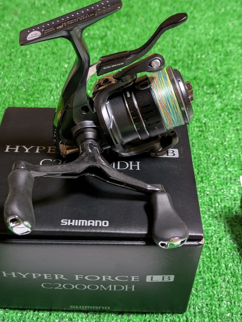 ゆ*ず様 美品シマノハイパーフォースLB C2000MDH スピニングリール