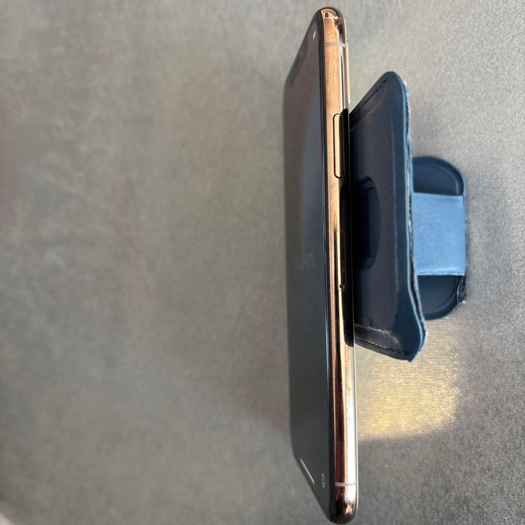 ゴールドフレーム スマートフォン 本体