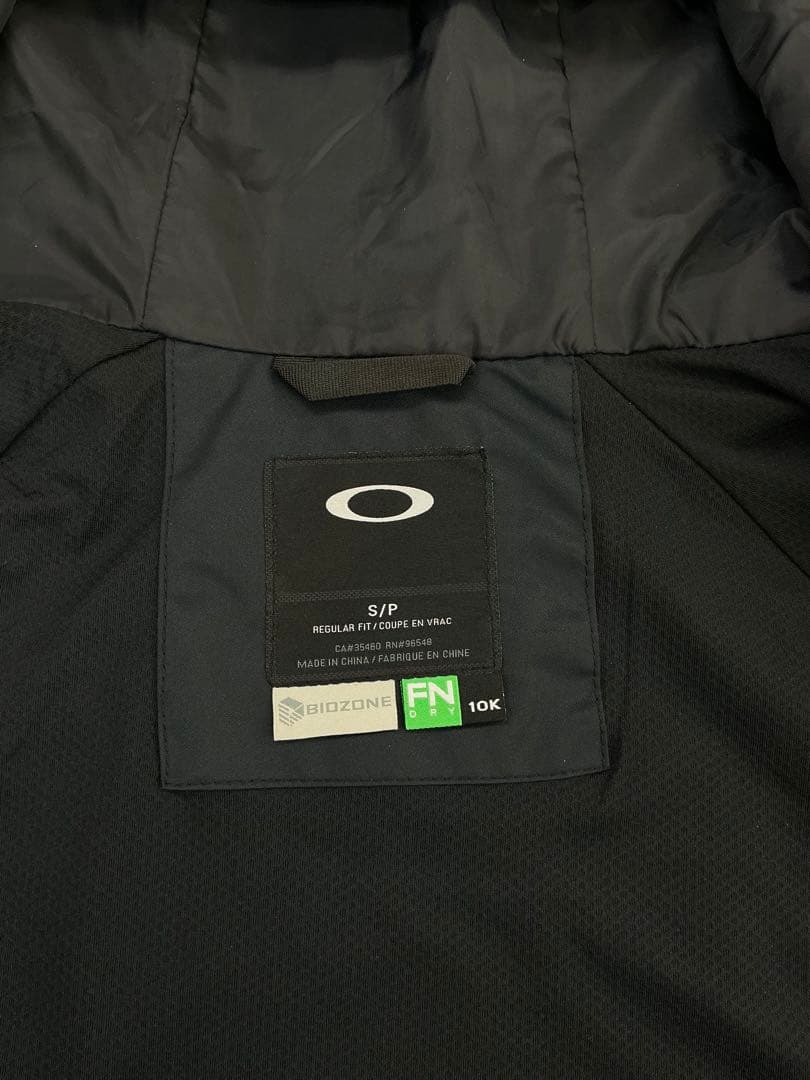 G601　オークリー　ゴルフメンズウェアジャケット　フード付き　サイズS/P　黒