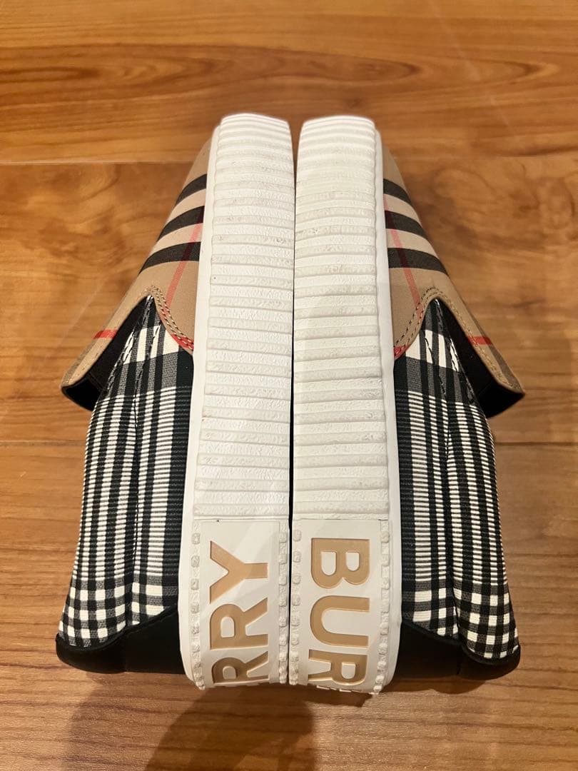 【未使用】Burberry スリッポンシューズ