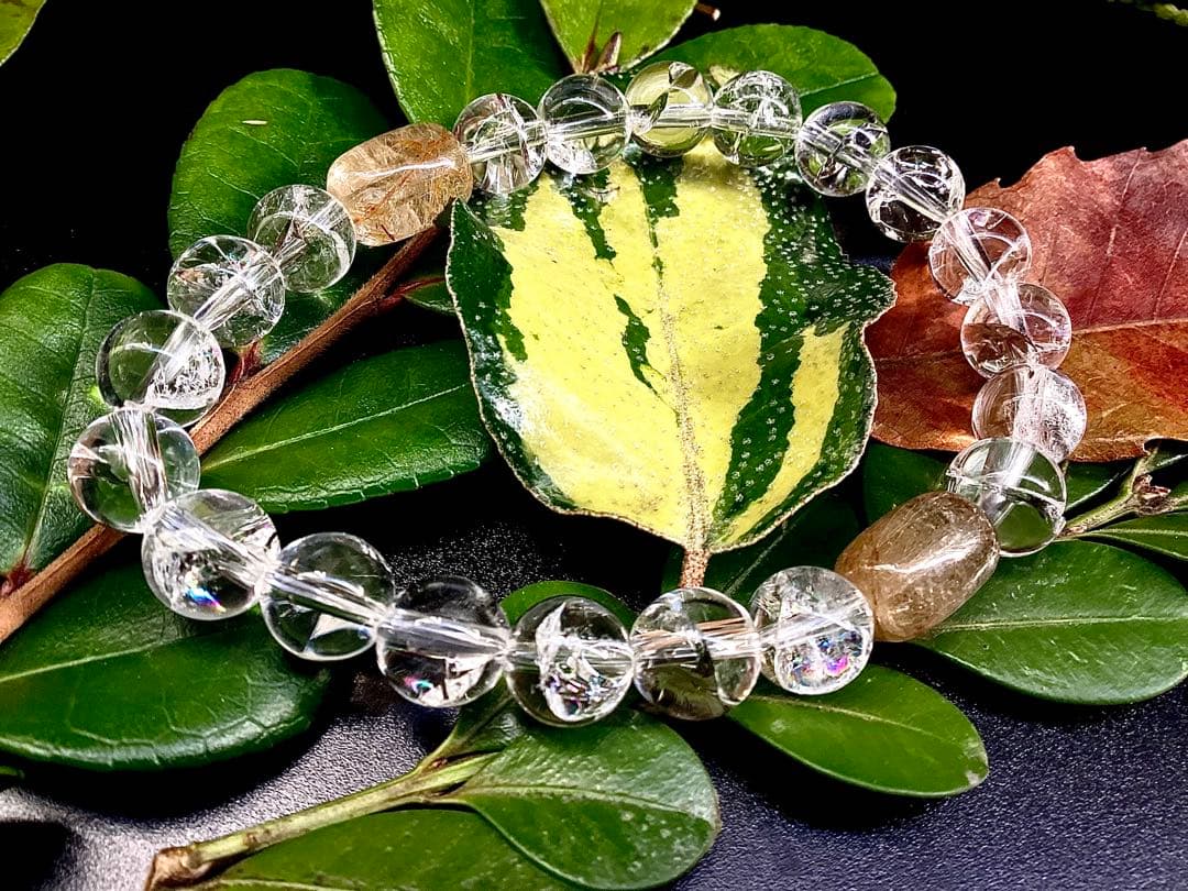 ✳メルカリ初ブレスレットレア玉　乙女鉱山水晶ゴールドルチル&奈留島水晶全て虹入り