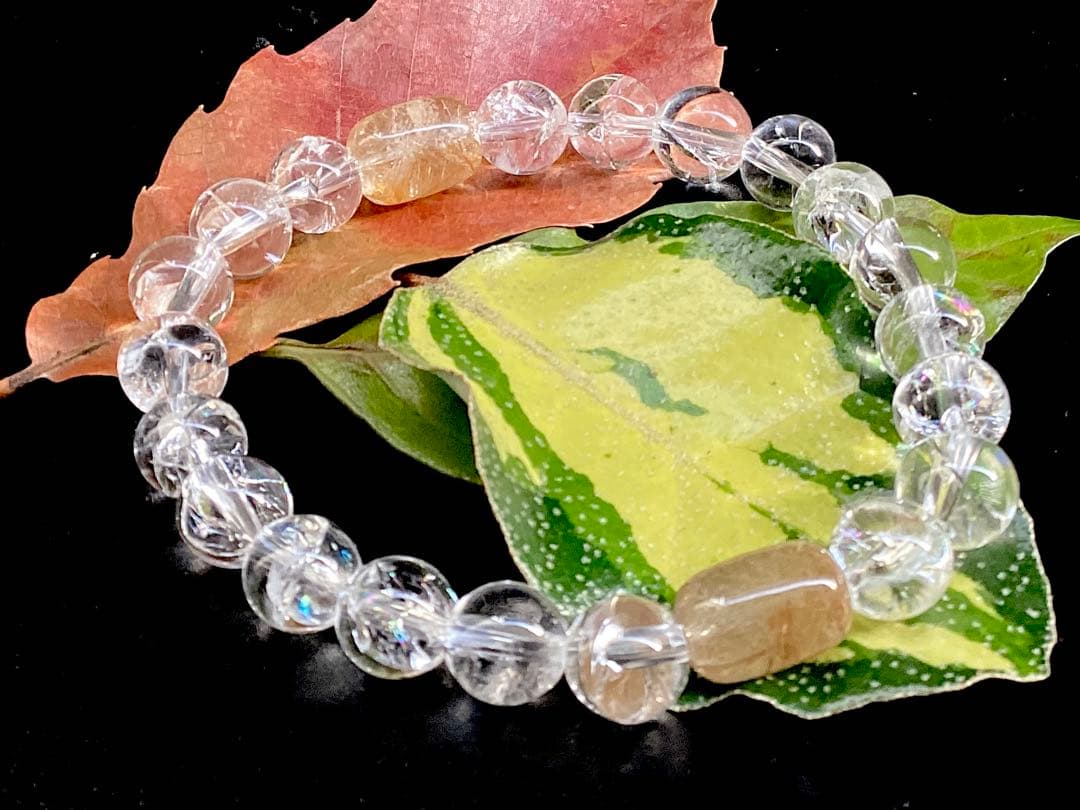 ✳メルカリ初ブレスレットレア玉　乙女鉱山水晶ゴールドルチル&奈留島水晶全て虹入り