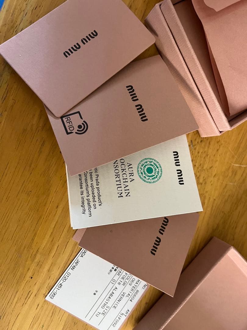 miu miu ピンク ヘアピン