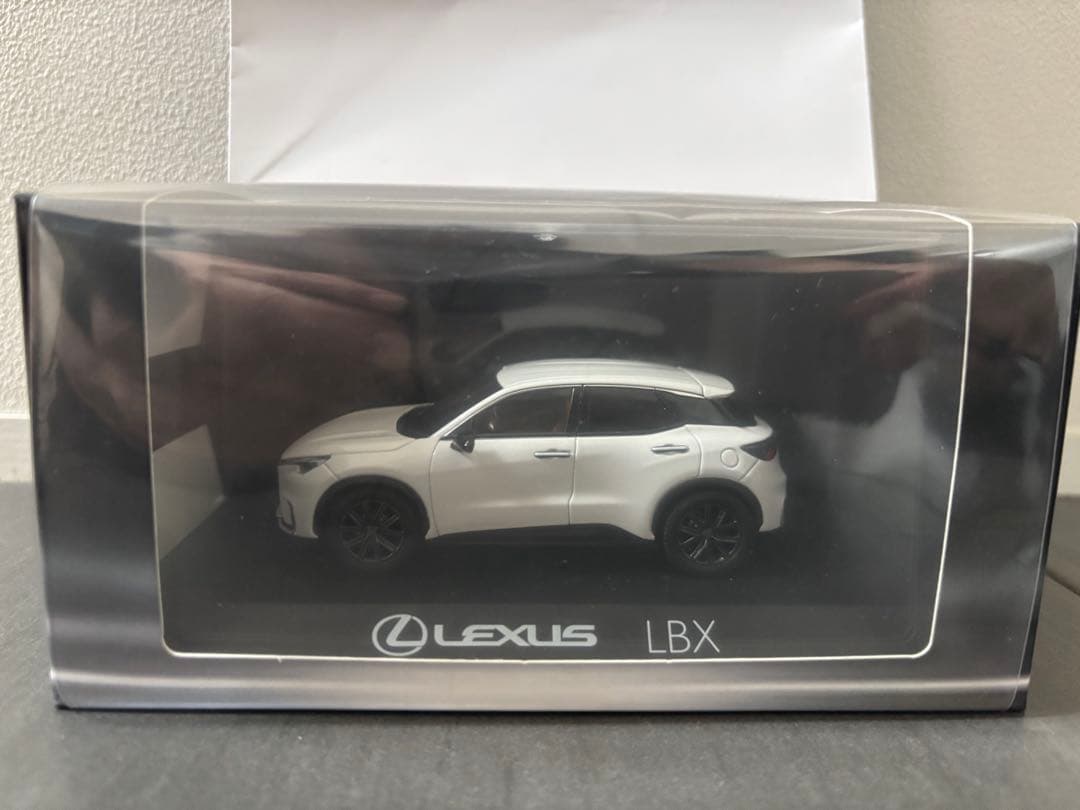 LEXUS LBX ミニカー