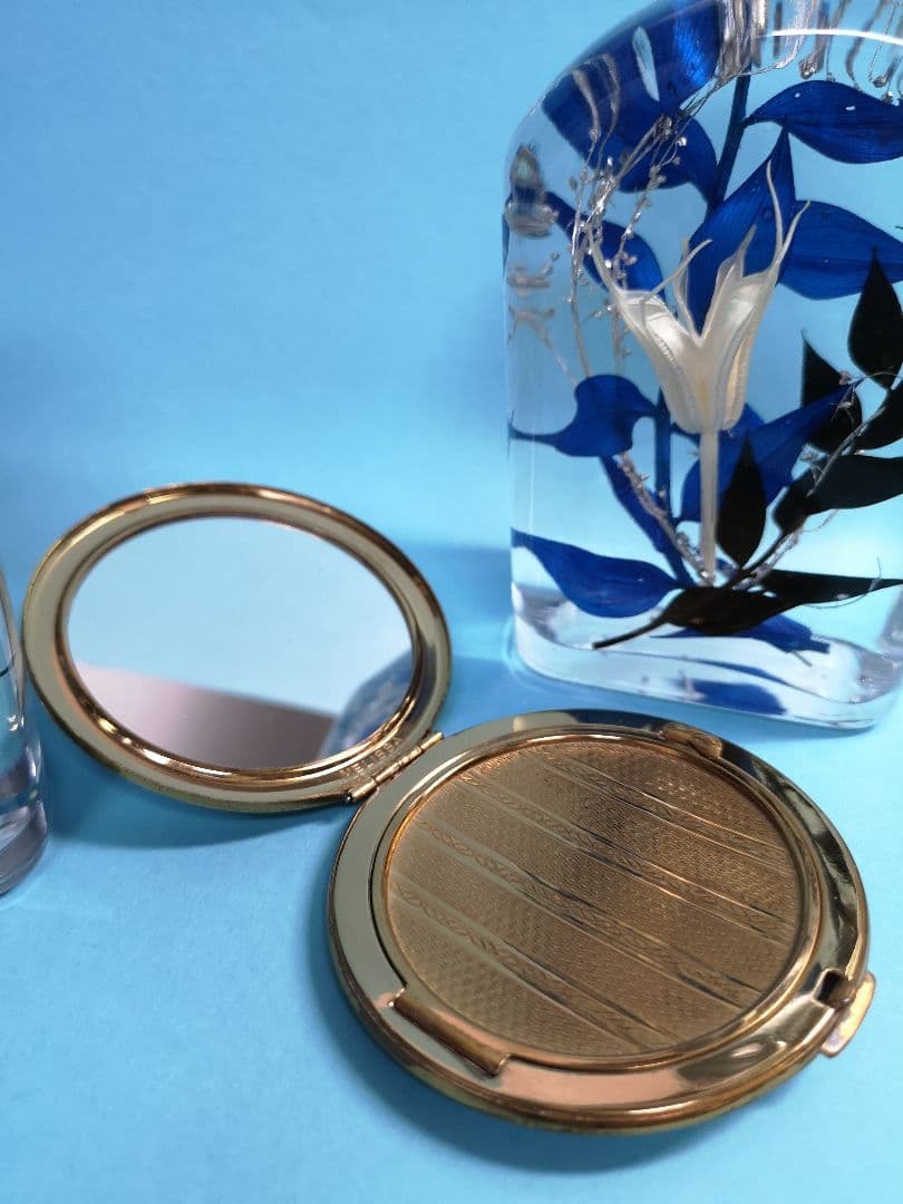 1950s ✨ 英国アンティーク パウダーコンパクト