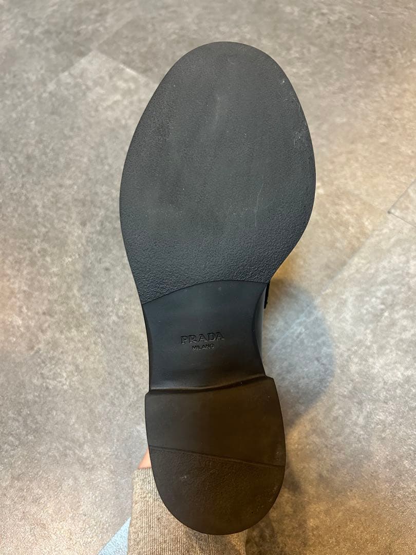 PRADA プラダ チョコレート ブラッシュドレザー ローファー　22.5cm