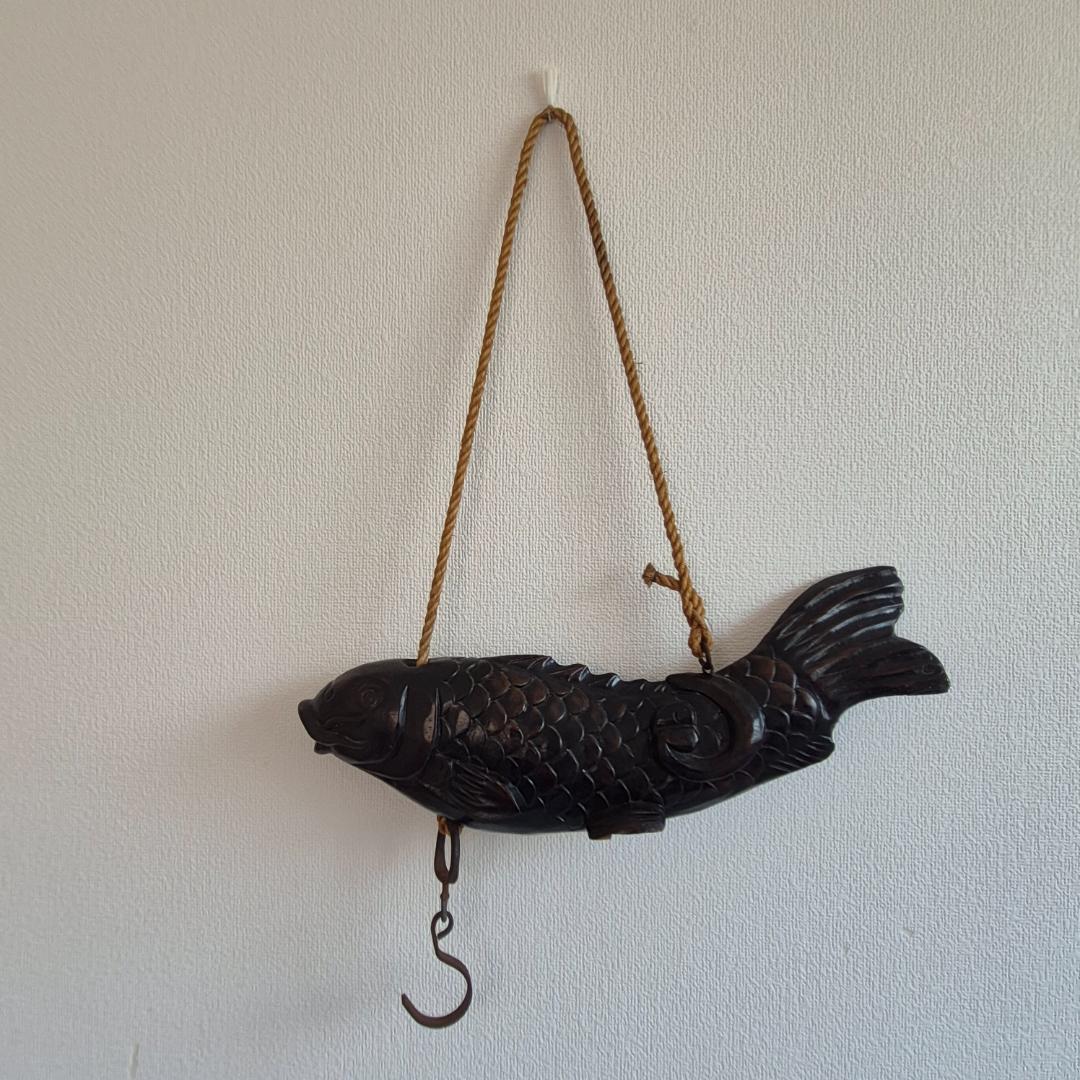 インテリアに！自在鉤の飾り【木彫りの鯉】