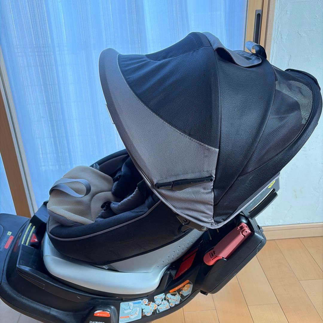 お値下げ　コンビCombi ラクティアターン　新生児　チャイルドシート