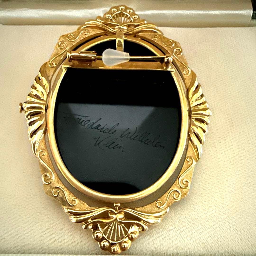 メノウカメオ　ブローチ