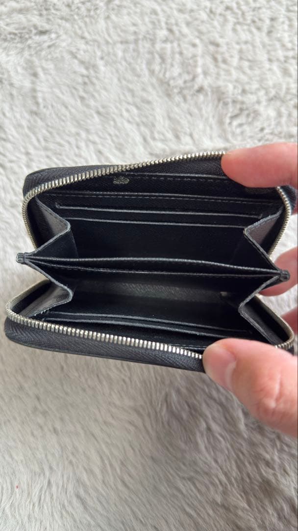 Louis Vuittonエピ　ジッピーパース［ルイヴィトン］