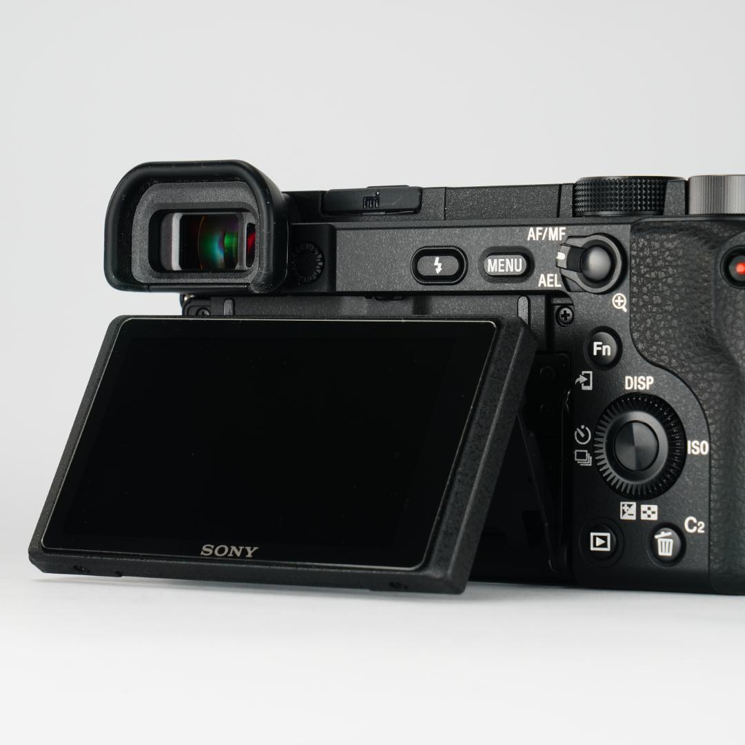 子どもの2度と戻らない瞬間を美しく、最高カメラ SONY α6400 ミラーレス