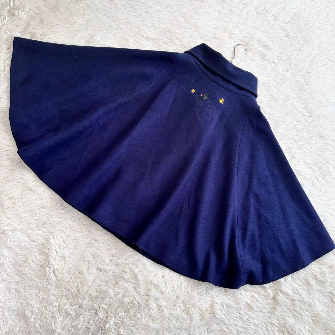 美品 ふりふ ポンチョコート ツバメ刺繍 鳥 着物ケープ ウール混 紺 マント