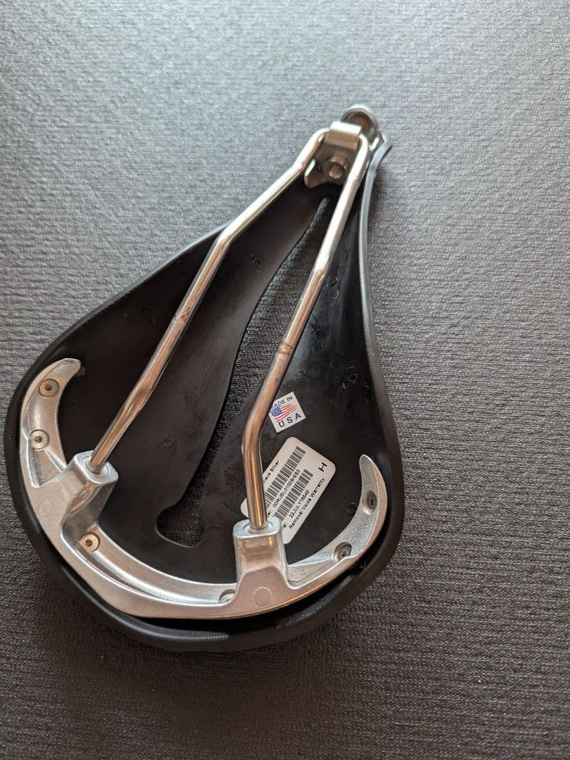 セラアナトミカ R2 サドル（ブラック）