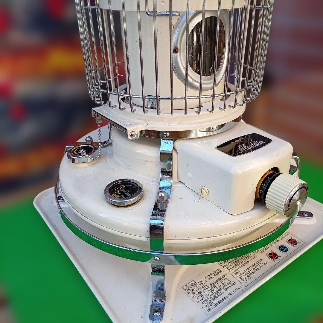 アラジン メンテナンス済。純正芯交換済。取り扱い説明書。ベージュ