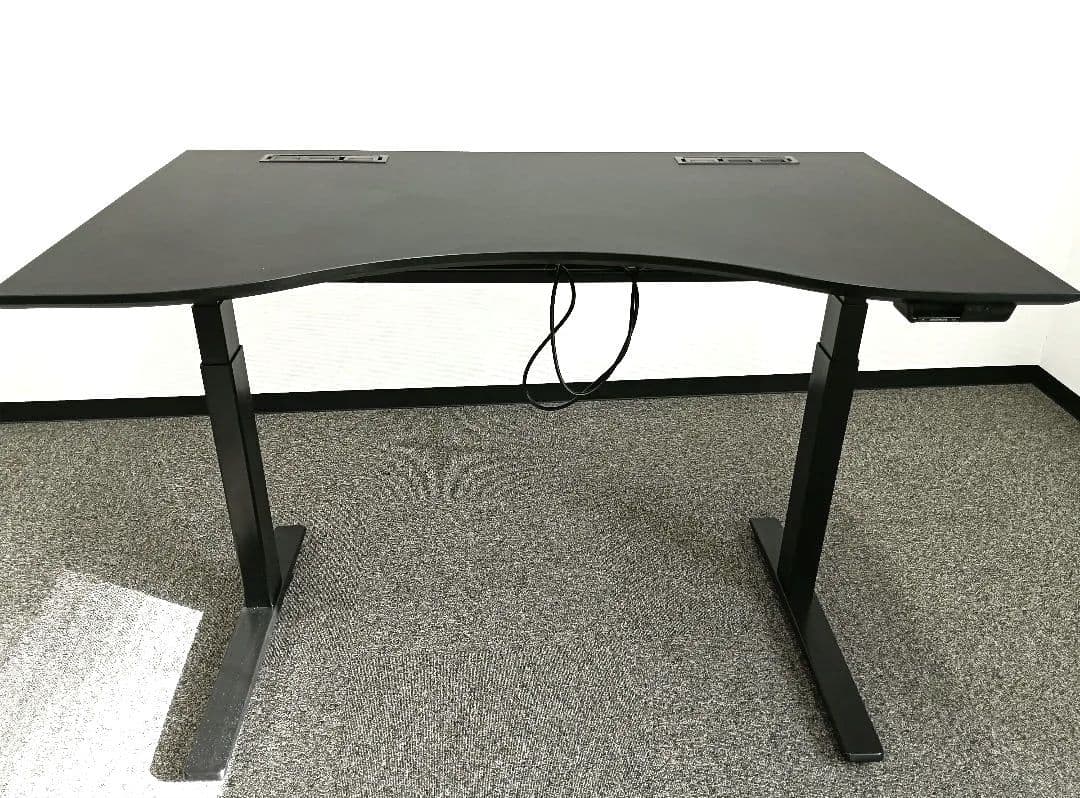 新春特価/オカムラの ストライカー スイフト 電動昇降デスク ラウンドタイプ