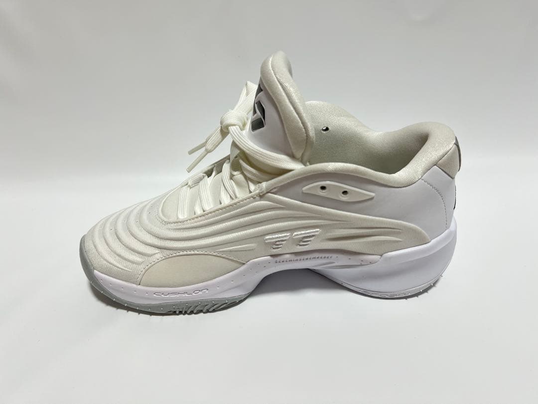 【未使用】ルカ3 TB PF ジョーダン　25.5cm