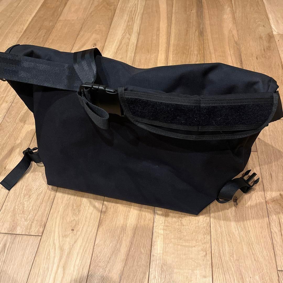 bagaboo ブラック メッセンジャーバッグ　Ｌ