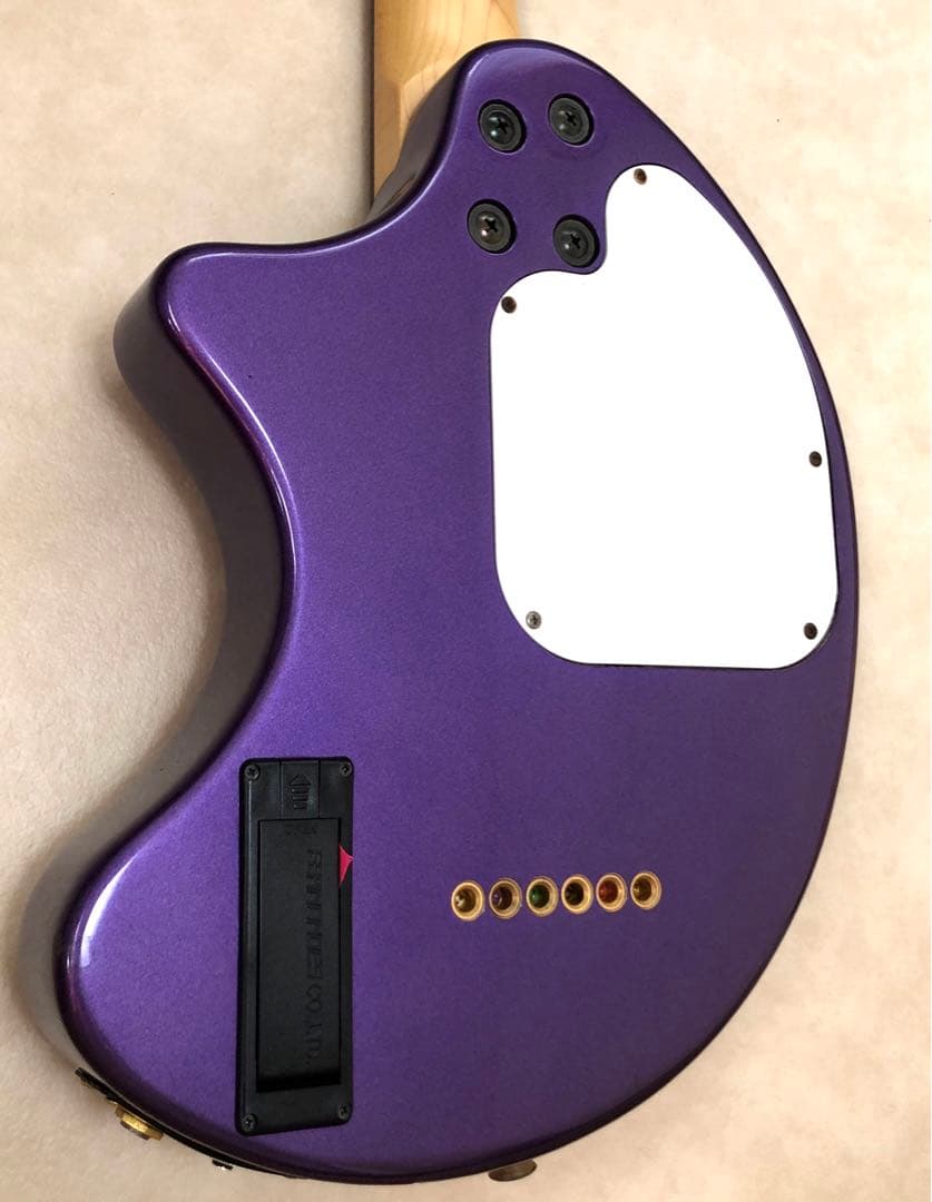 美品】ZO-3C MP アンプ内蔵ギター ディストーションSW付 専用ケース付