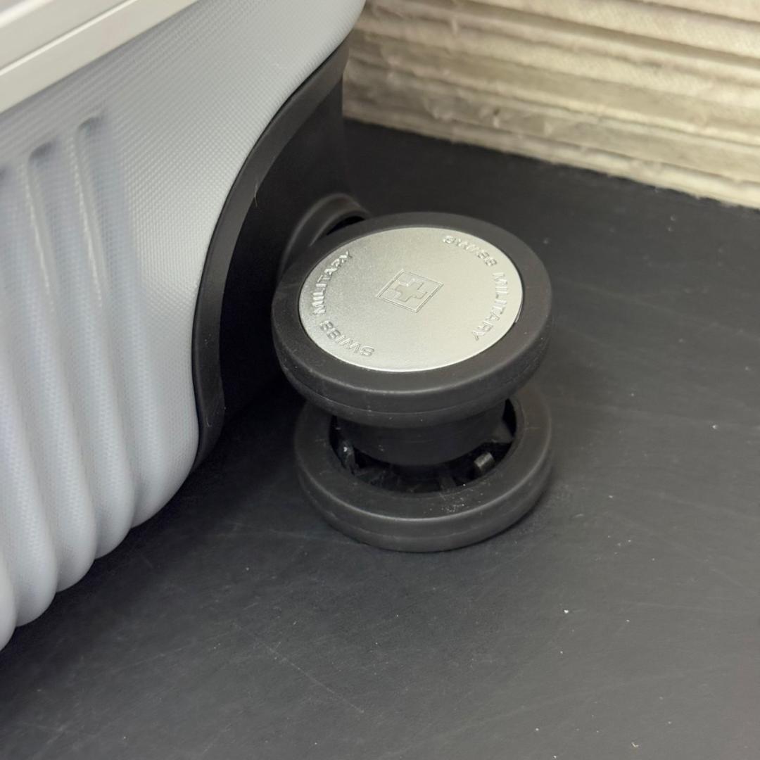 ☆未使用　スイスミリタリー プレミアム Cタイプ 64L SM-C624