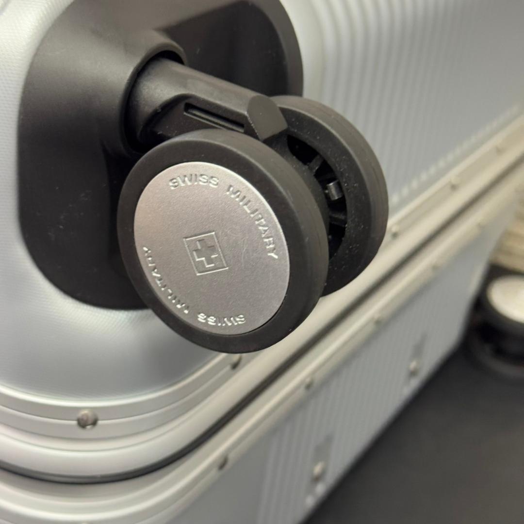 ☆未使用　スイスミリタリー プレミアム Cタイプ 64L SM-C624