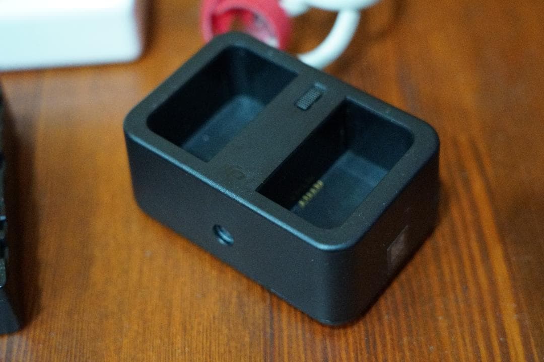 DJI リチャージブルバッテリー ハブ WB37 充電器 セットの通販はau PAY