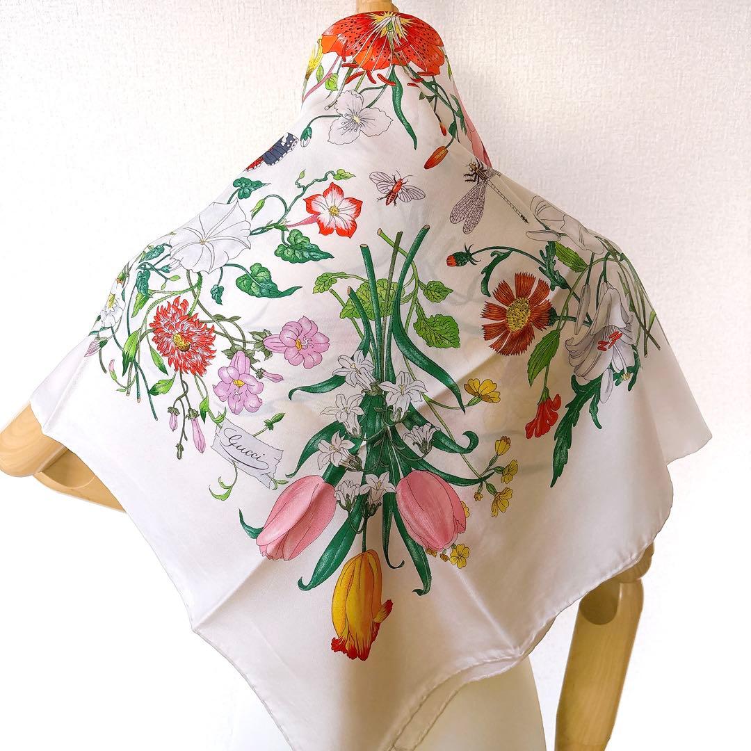 【美品】GUCCHI グッチ イタリア製 花柄シルクスカーフ ヴィンテージ　タグ