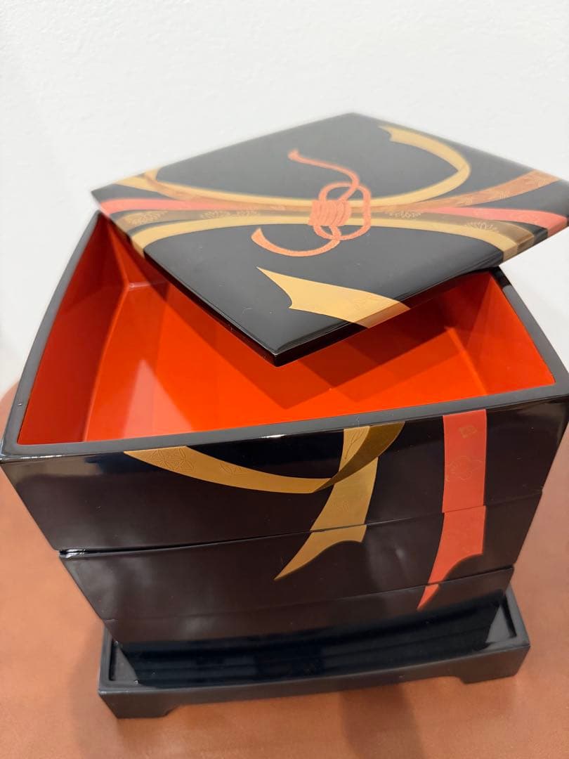 輪島塗 漆器 3段重箱 共箱・台座付き