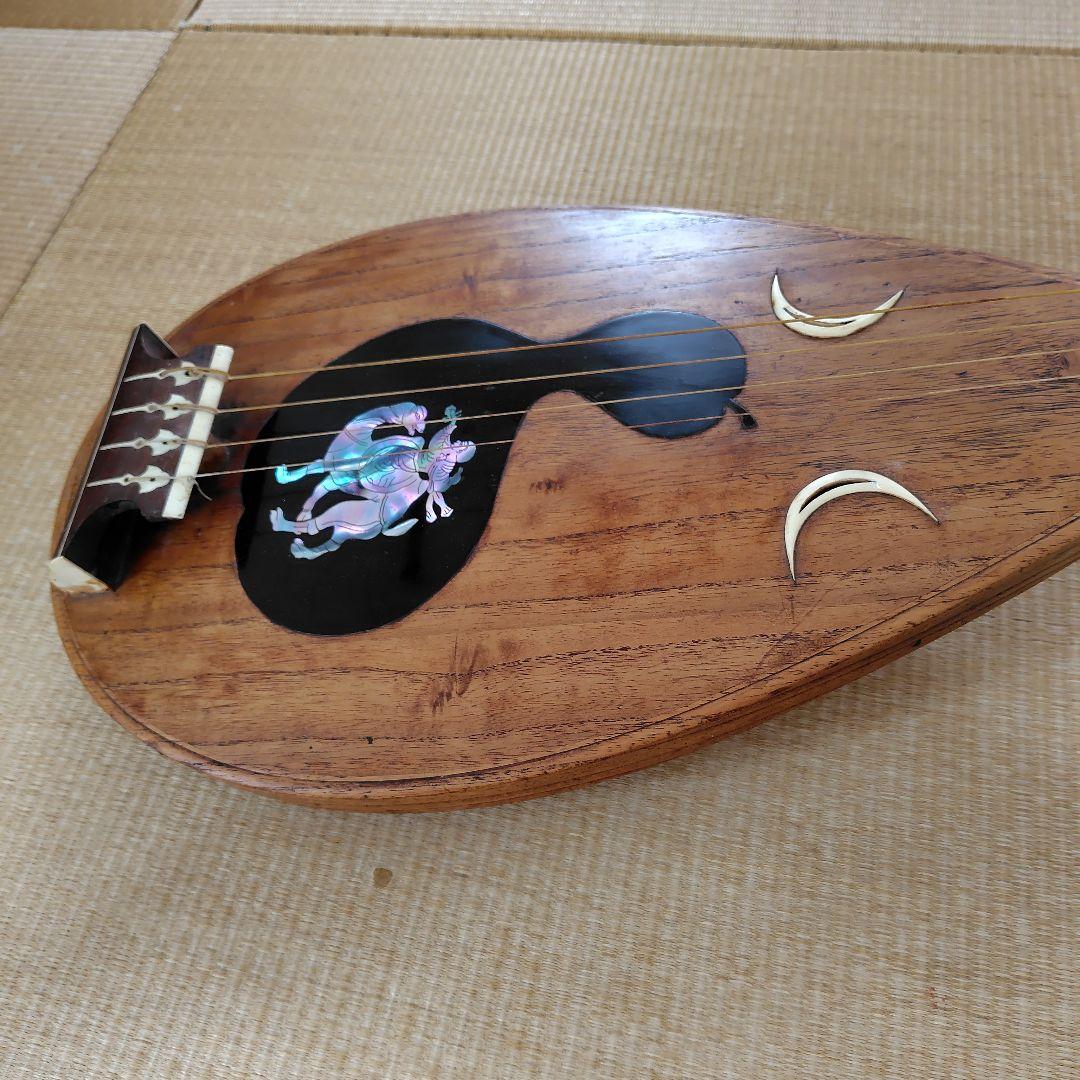 木製琵琶 螺鈿細工装飾付き