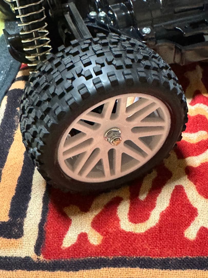 新品未使用！タミヤ組立済TT-02Bシャーシ モーター・樹脂製リヤウイング他付属