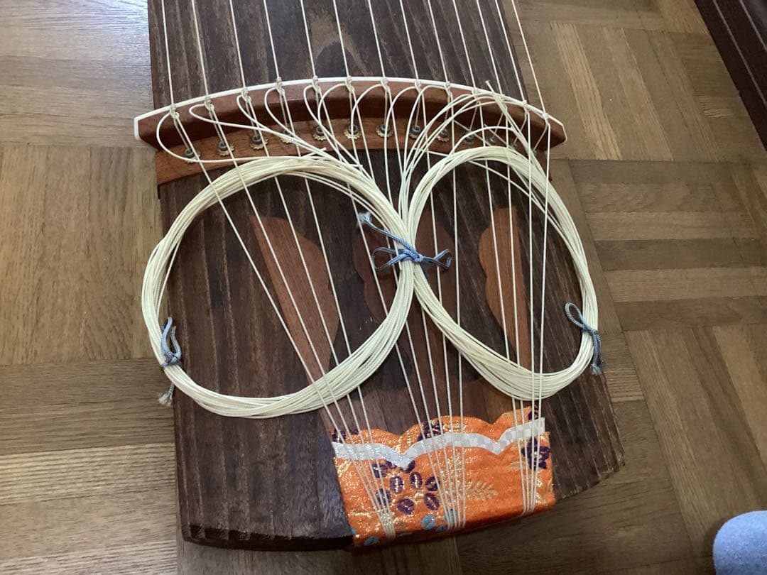 良品】お琴 13弦 すだれ彫り 木製 譜見台 調子笛 爪琴柱・ソフト