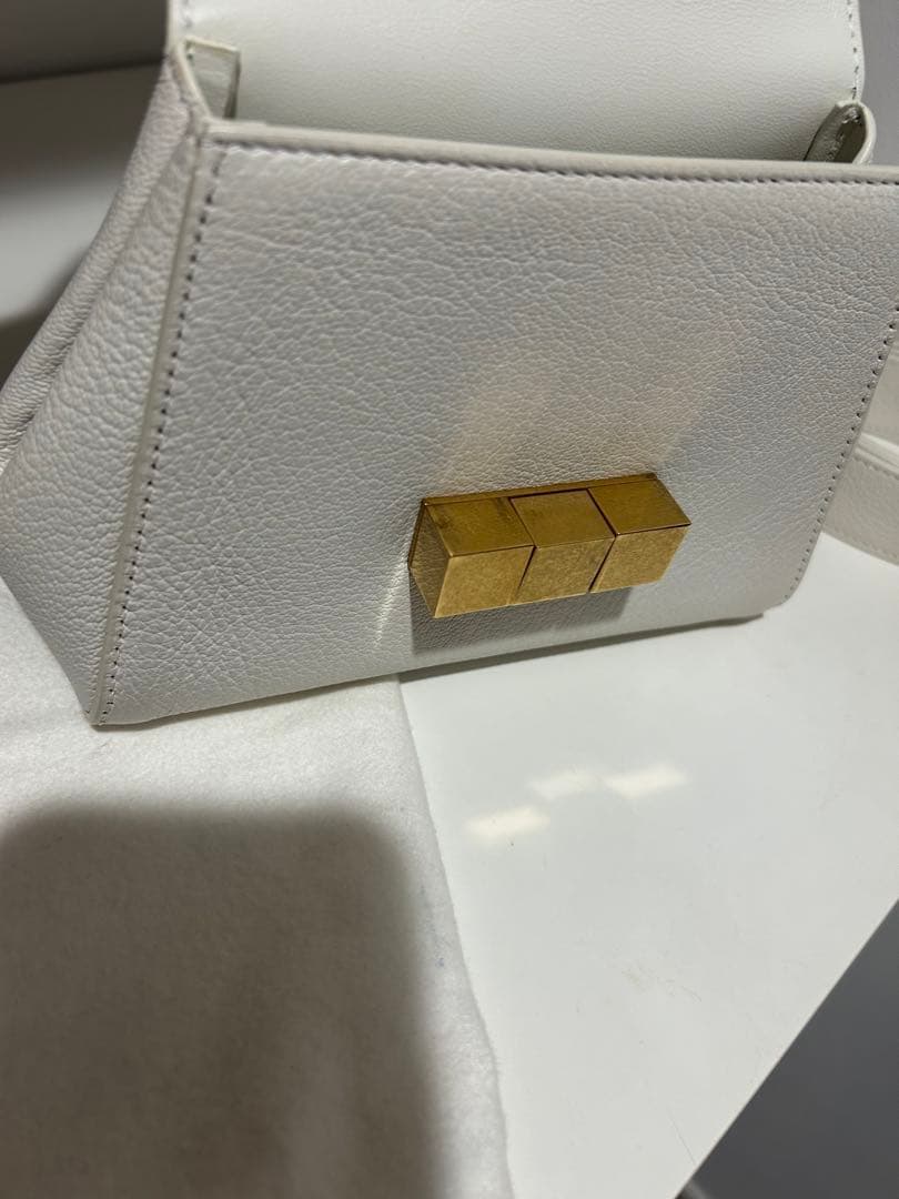 Bottega Veneta ウエストポーチ　ボディバッグ　ホワイト