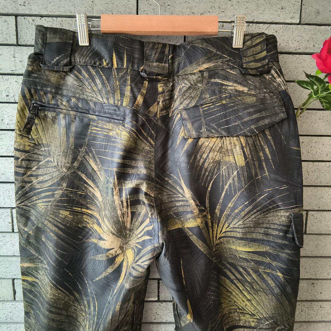 ♠【ビラボン】✨新品未使用　スノボードパンツ　ボタニカルプリント　M