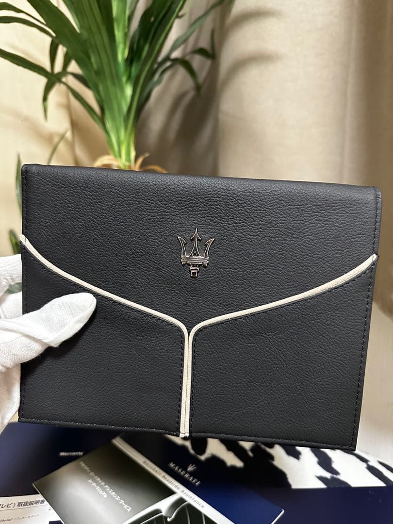 MASERATI マセラティ純正品 車検証入れ 取説カバー ユーザーマニュアル