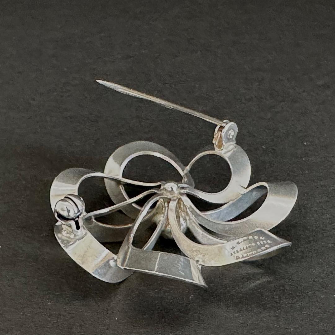 【美品！現品限り】N.E.From 銀の花 ブローチ &イヤリングセット