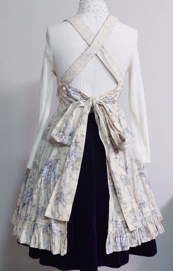 Victorian maiden　ローズグリーティングタブリエ