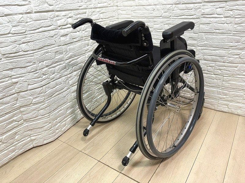 コ*チ様 Panthera パンテーラ 車椅子 s2ショート スウェーデン製 車