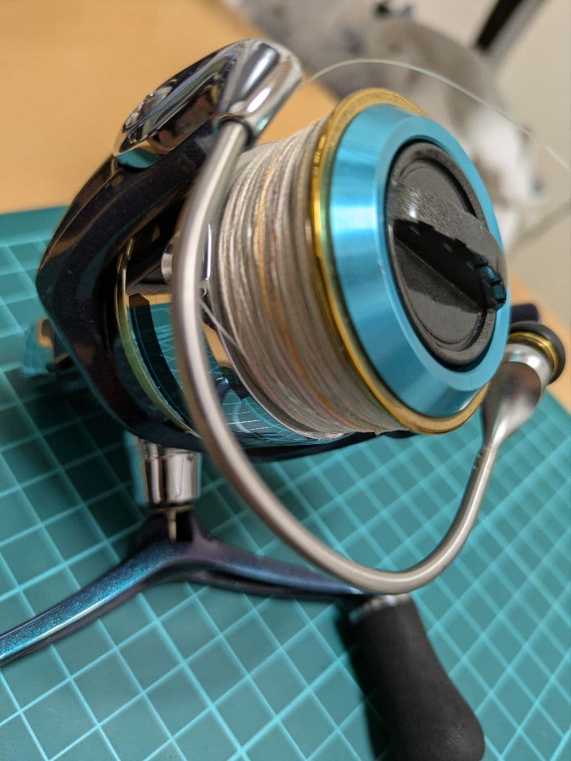 ダイワ エメラルダス INF 2506 W スピニングリール